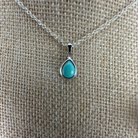 Jewelry - Small, Dainty Silver Turquoise Teardrop Pendant Necklace on Box Chain